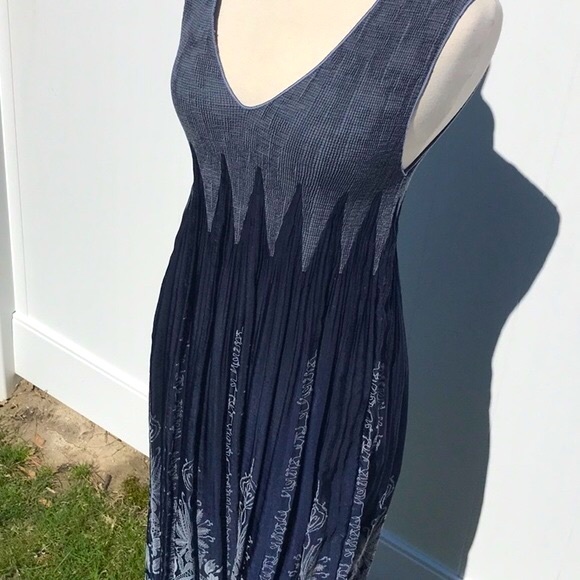 NWOT Max Edition Floral Print V-Neck Sleeveless Dress in Navy Print Size Large - Picture 3 of 14